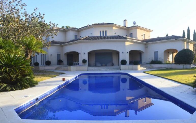 בית למכירה בסביון עם בריכה a vendre à savyon