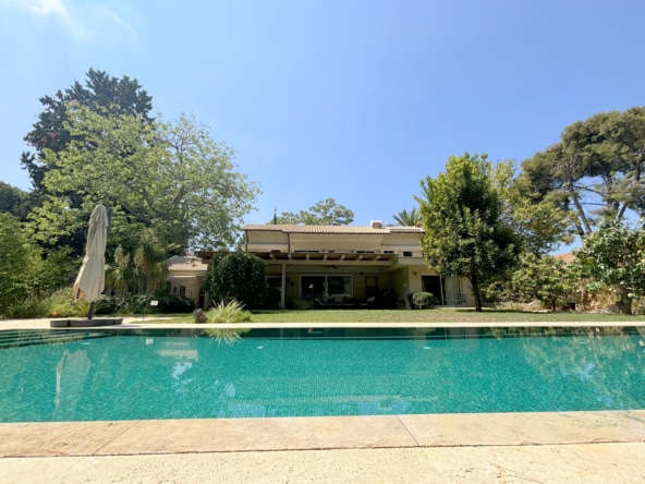 וילה משפחתית קסומה בסביון a vendre à savyon